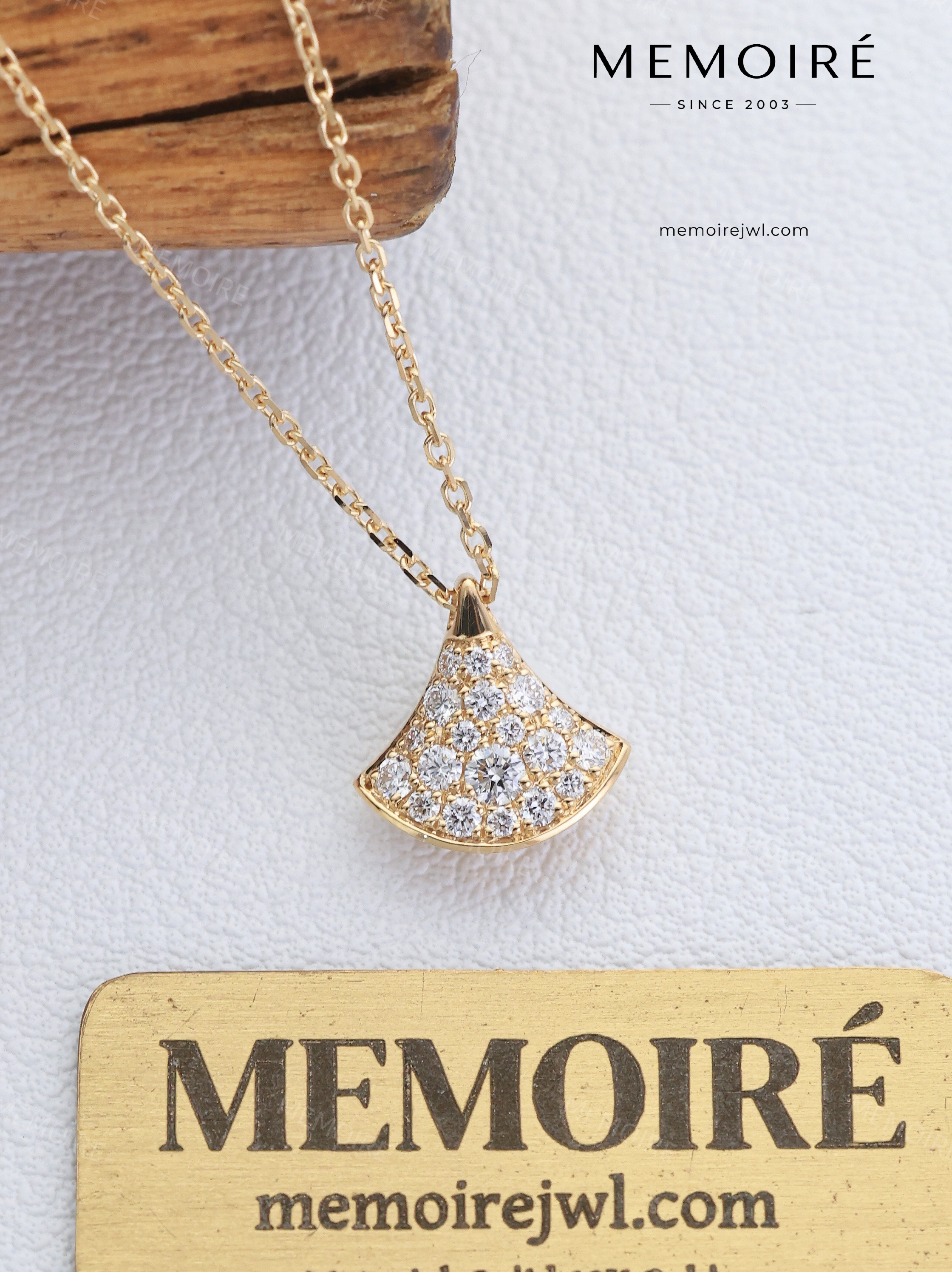 MEMOIRÉ 18K Yellow Gold Mini Full Pavé Fan Necklace