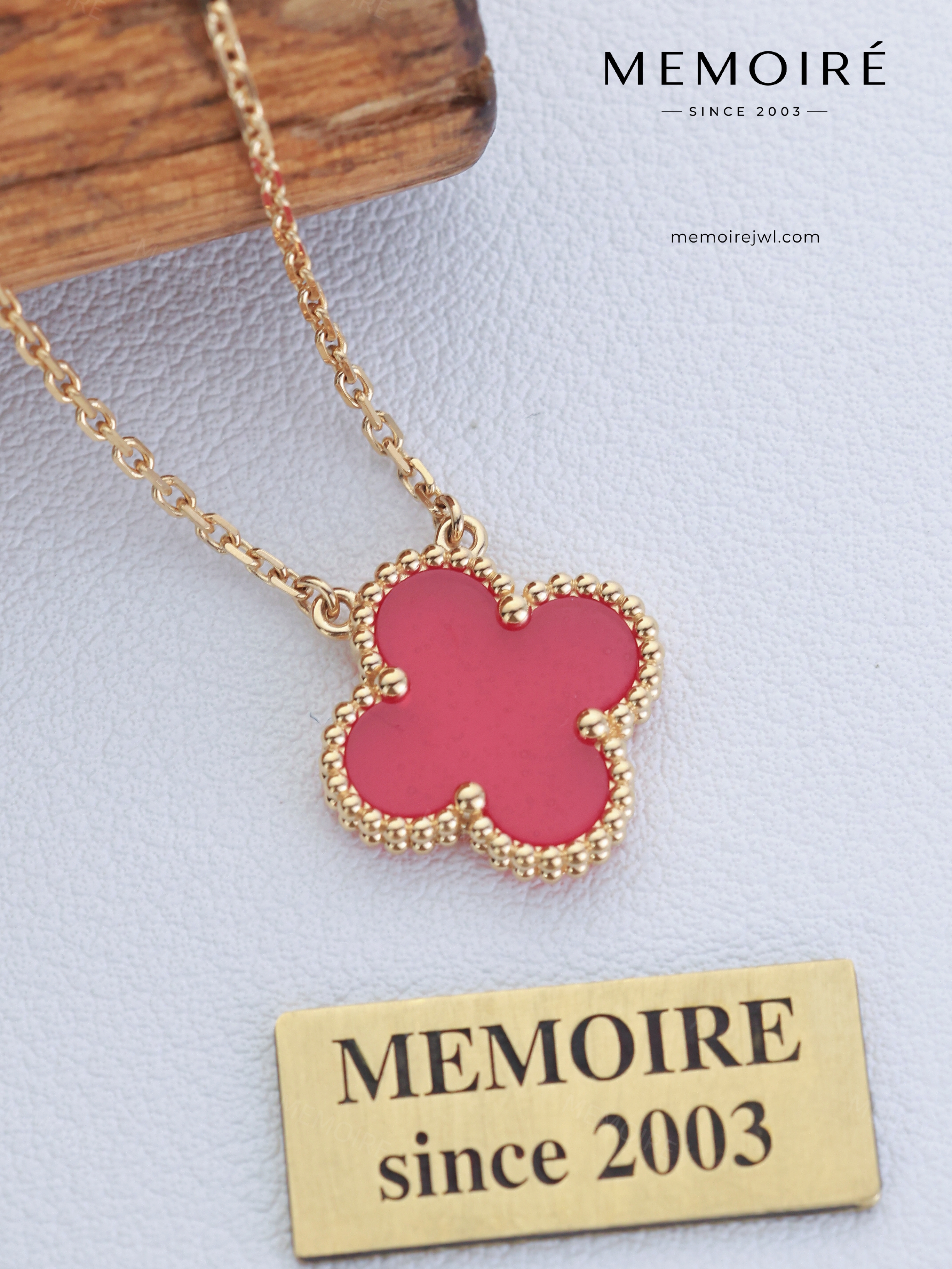 MEMOIRÉ 18K Yellow Gold Pink Enamel Single Flower Necklace
