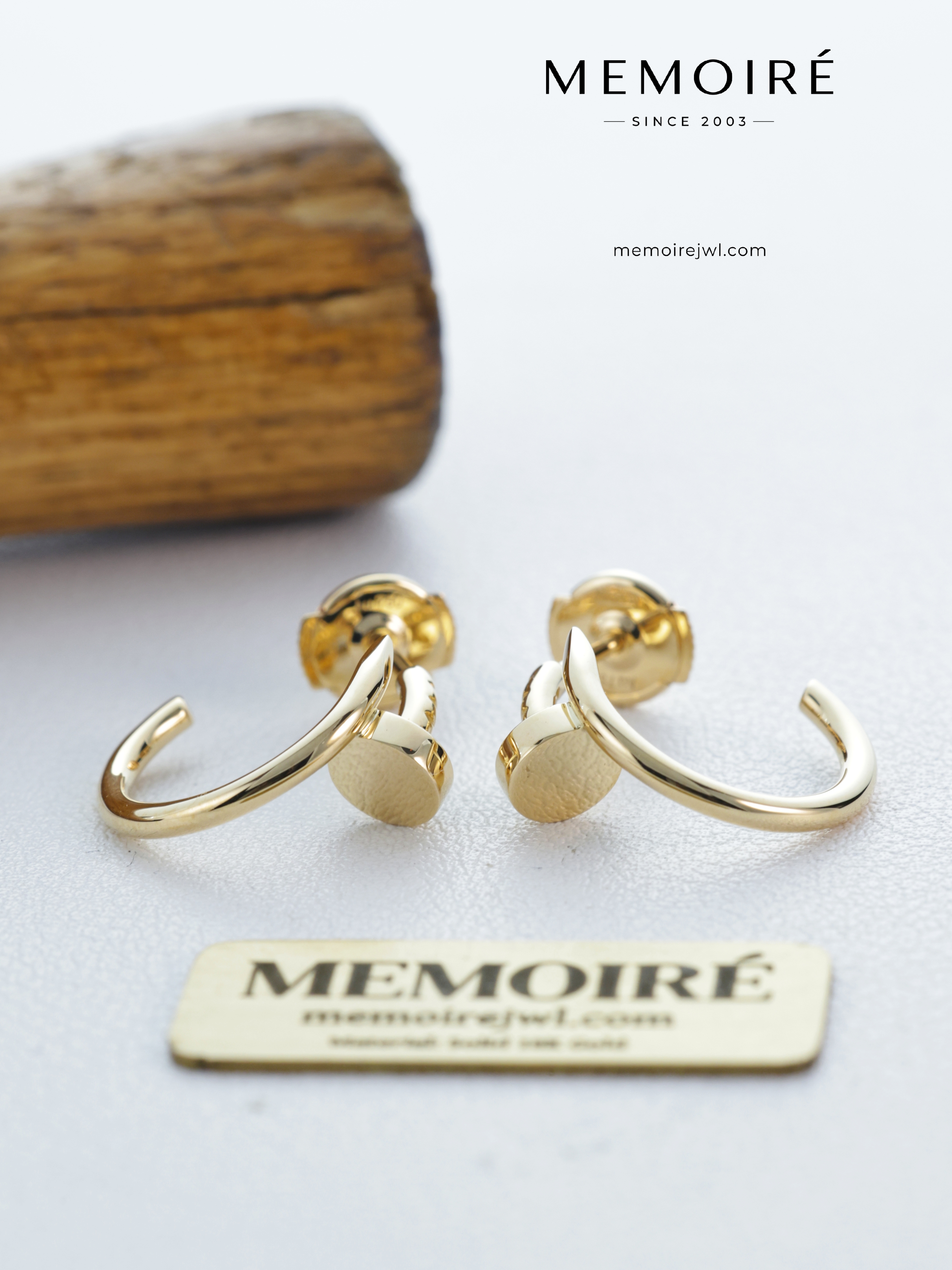 MEMOIRÉ 18K Yellow Gold Narrow Nail Stud Earrings