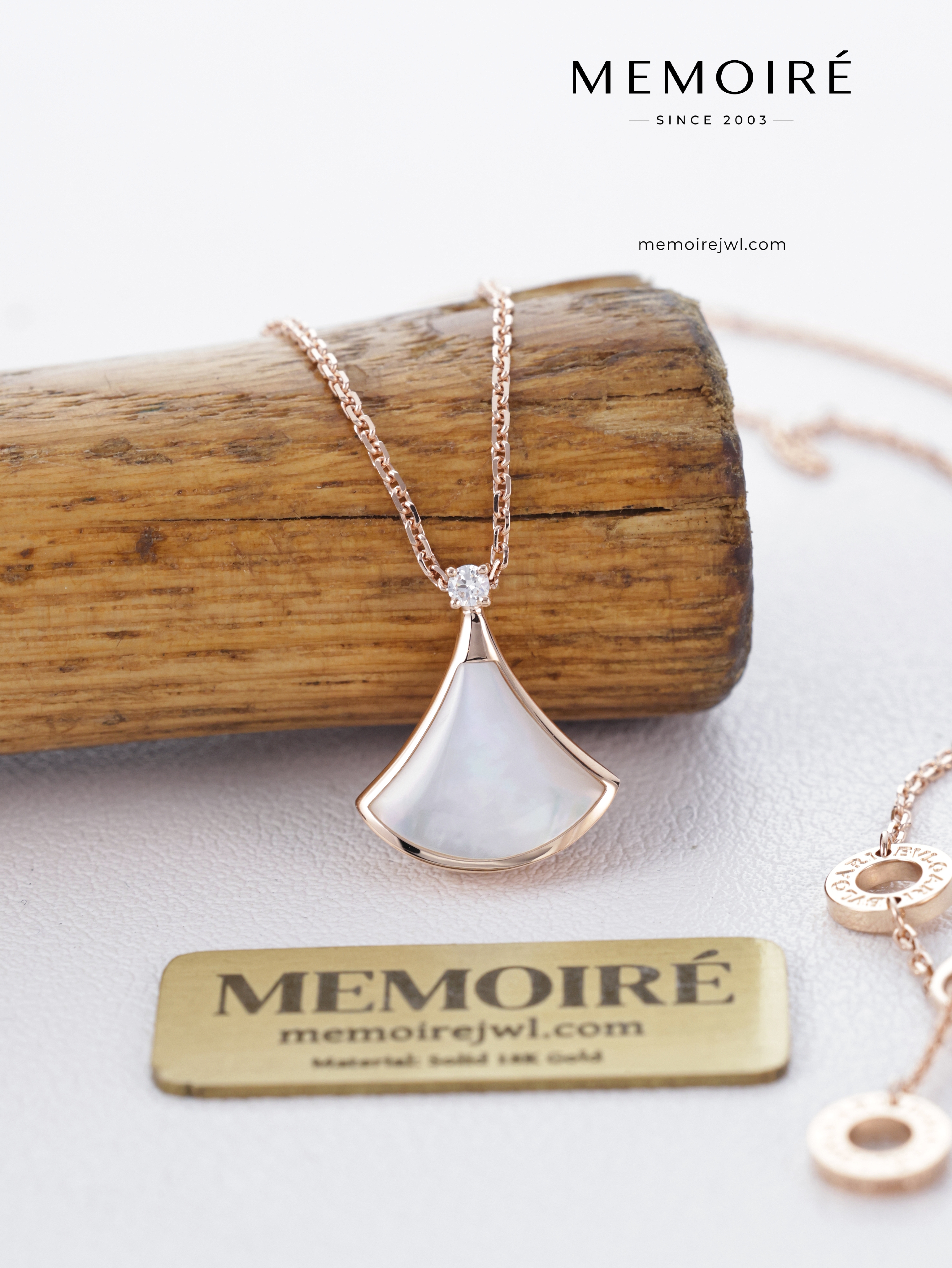 MEMOIRÉ 18K Rose Gold Single Diamond Fan Necklace