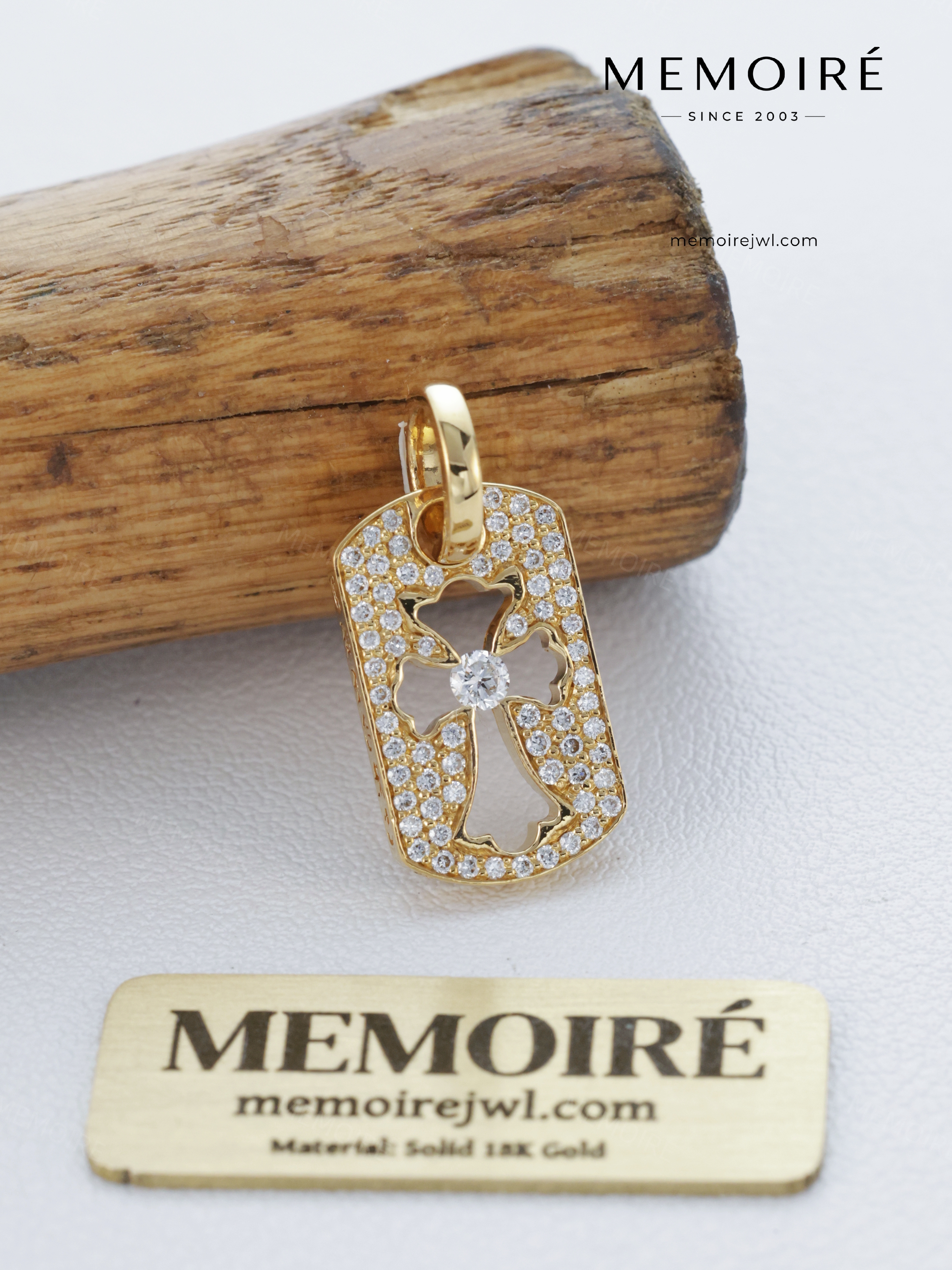 MEMOIRÉ 18K Yellow Gold Cross Pendant