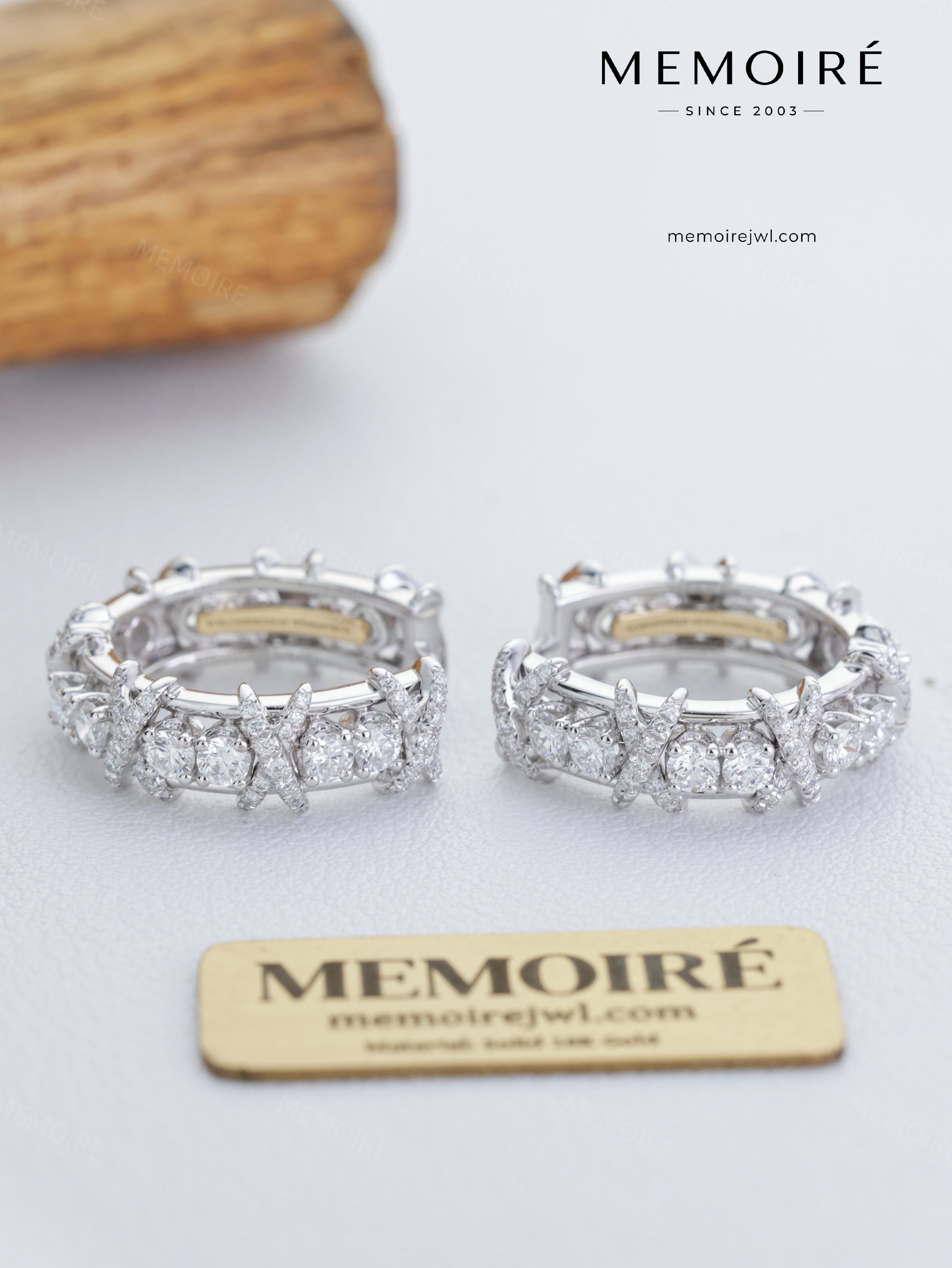 MEMOIRÉ 18K White Gold Pavé Diamond Sixteen-Stone Earrings