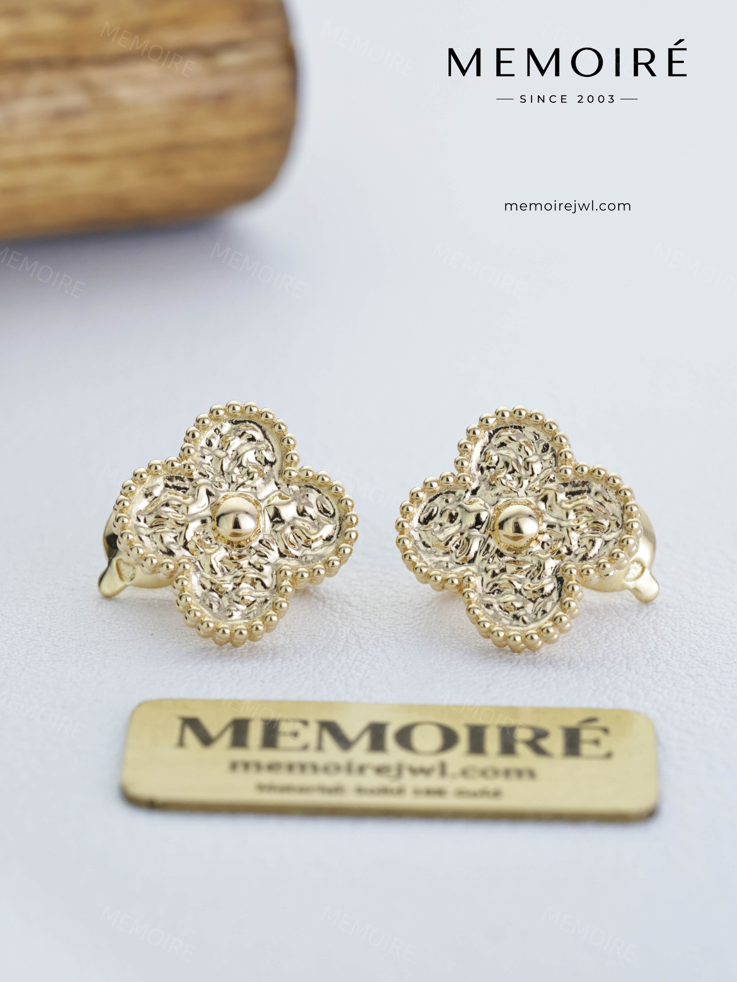 MEMOIRÉ 18K Yellow Gold Gilded Single Flower Ear Clips