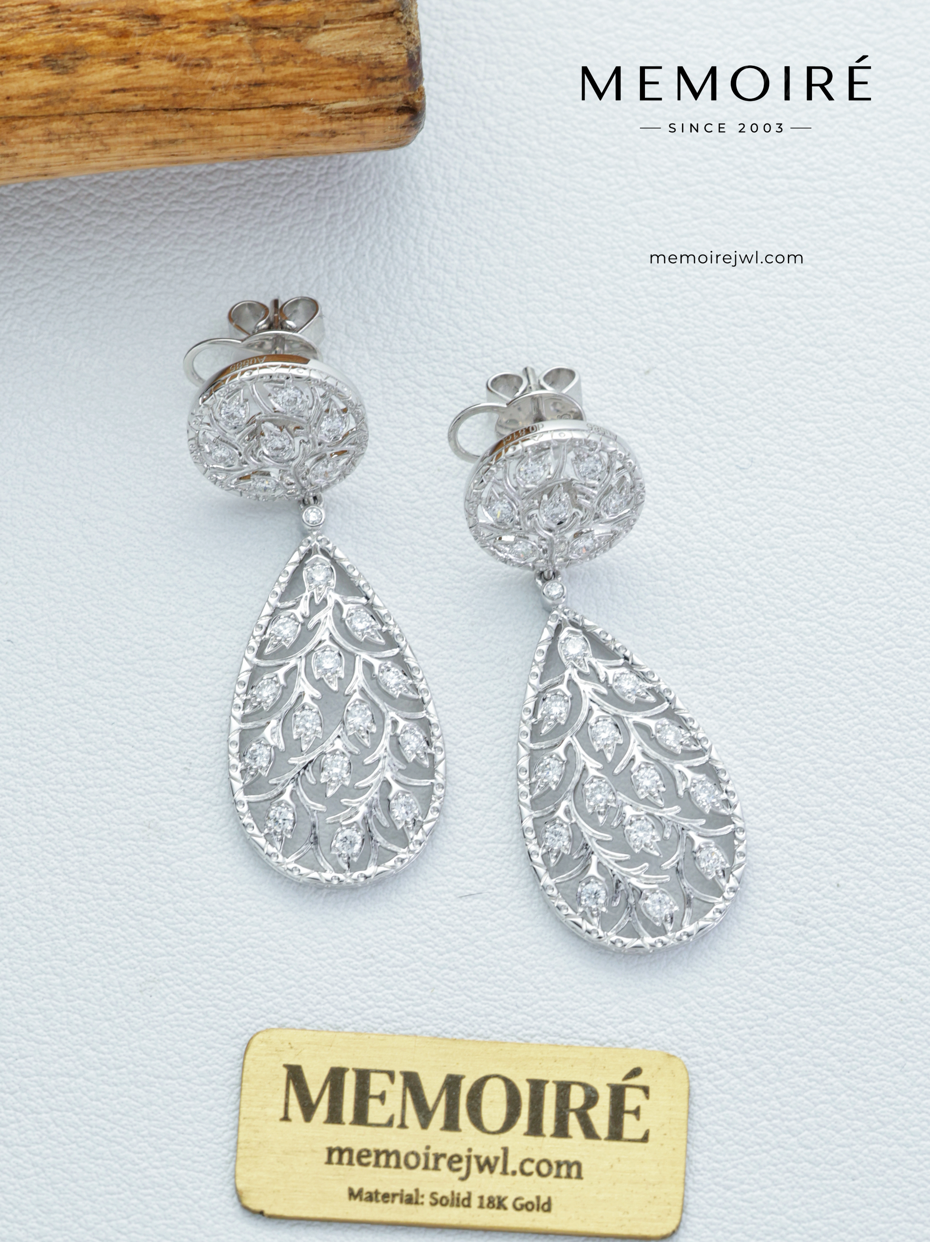 MEMOIRÉ 18K White Gold Openwork Pear Stud Earrings