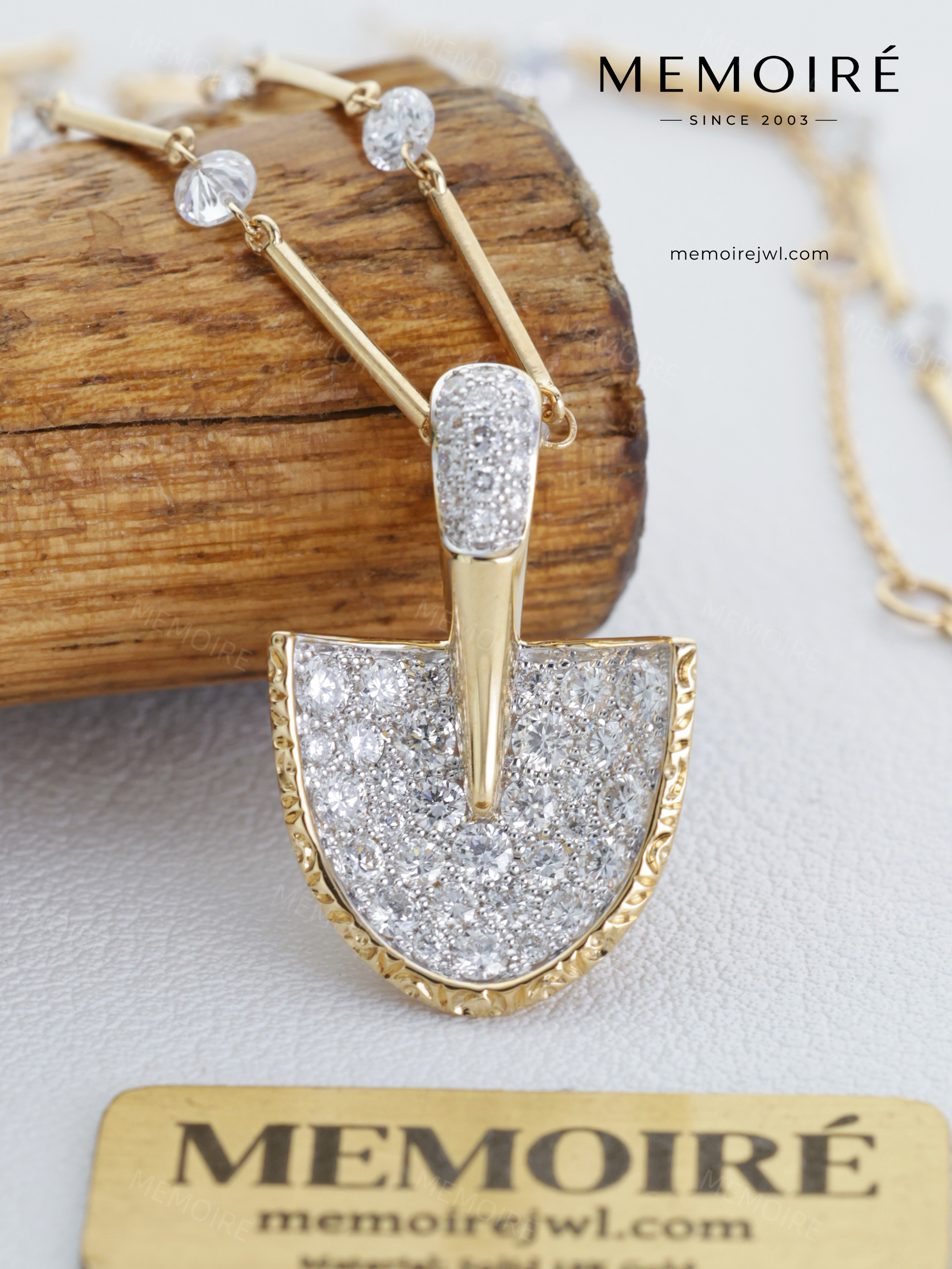 MEMOIRÉ 14K Yellow Gold Full Pavé Spade Pendant Necklace