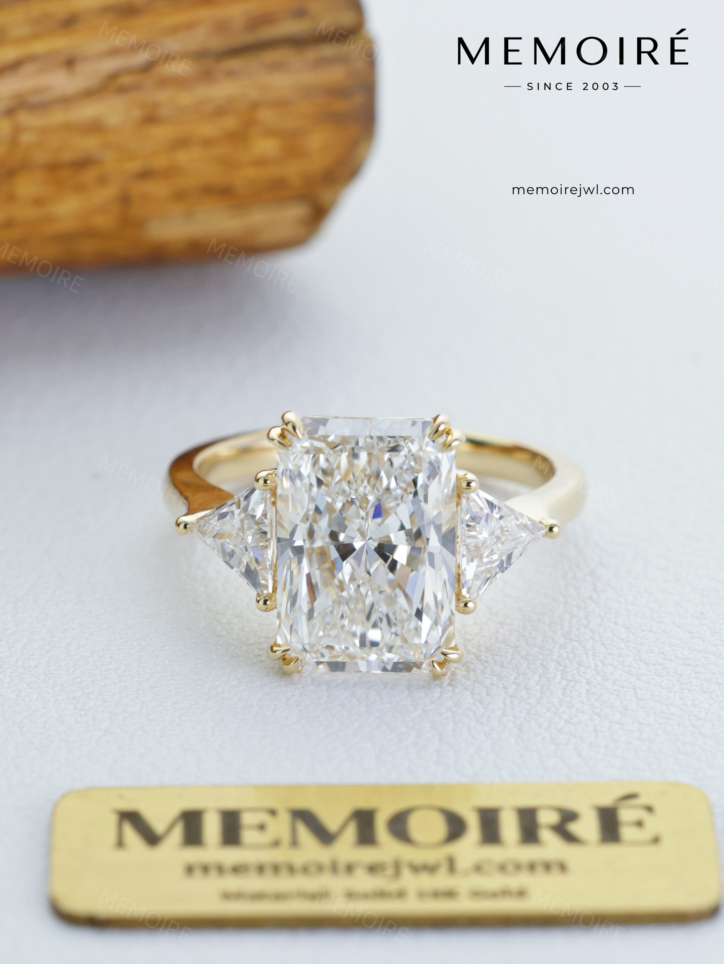 MEMOIRÉ 18K Yellow Gold Cushion Three Stone Ring