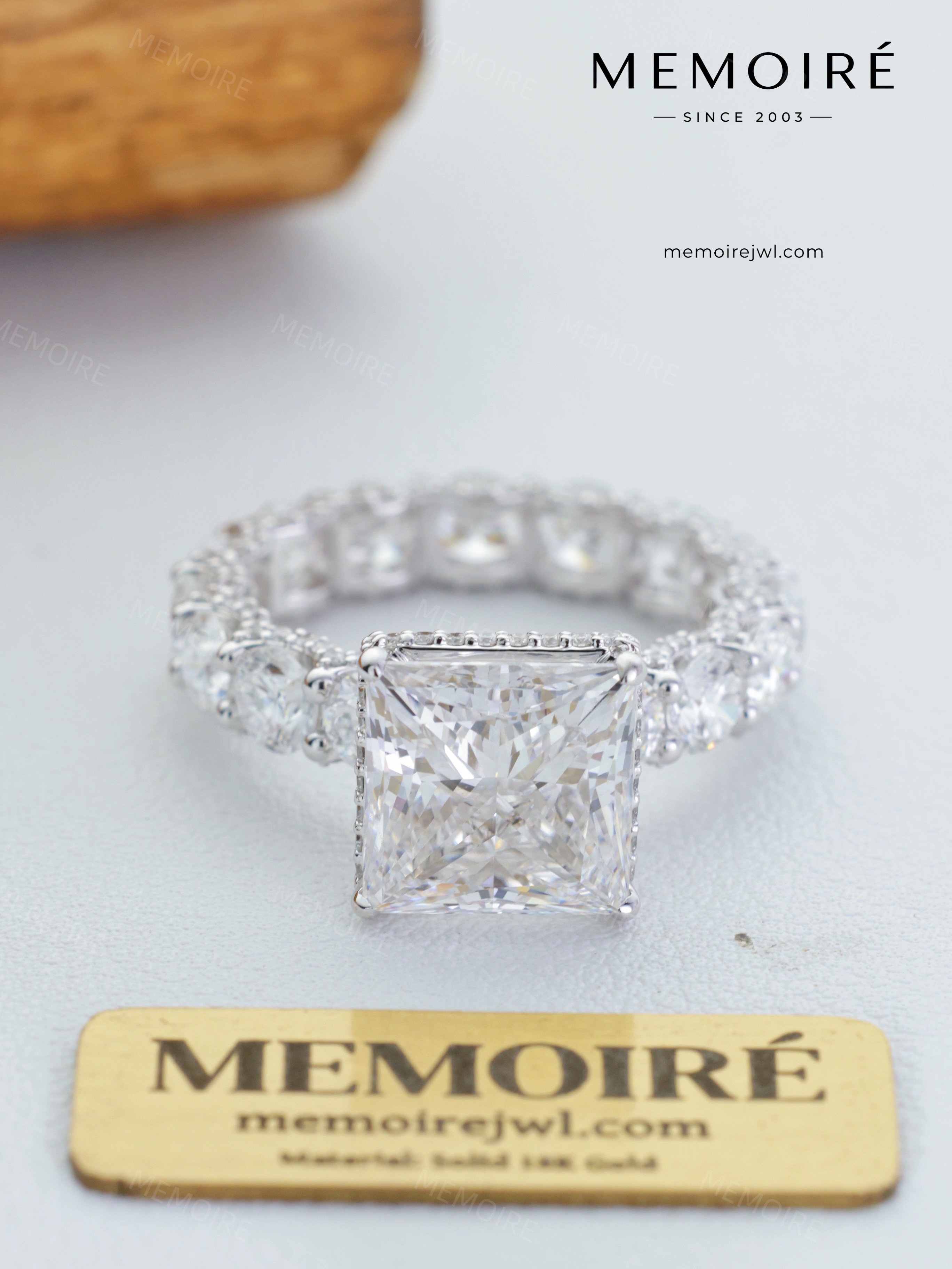 MEMOIRÉ 18K White Gold Princess Cut Solitaire Diamond Ring