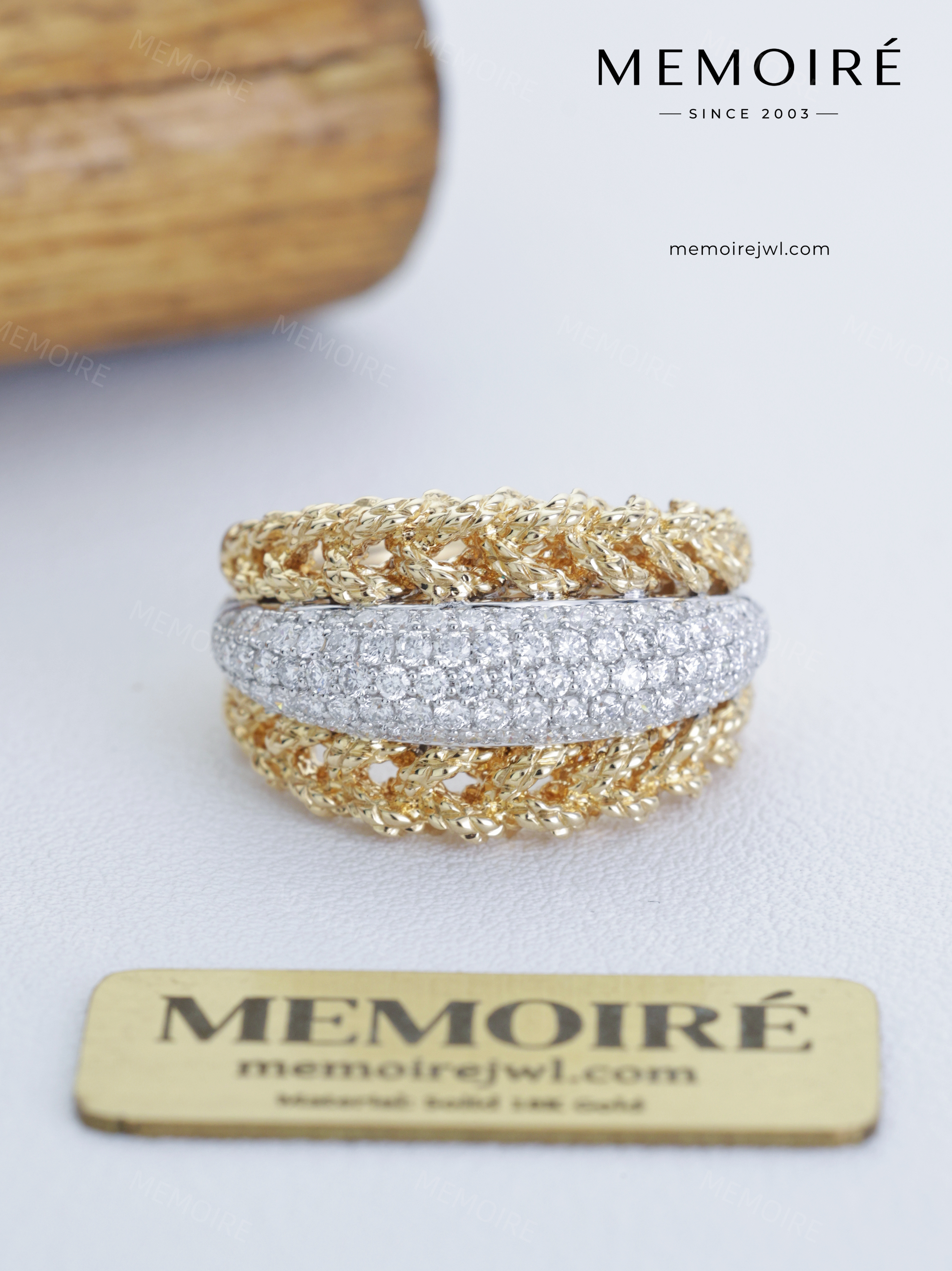 MEMOIRÉ 18K Yellow Gold Designer Statement Ring