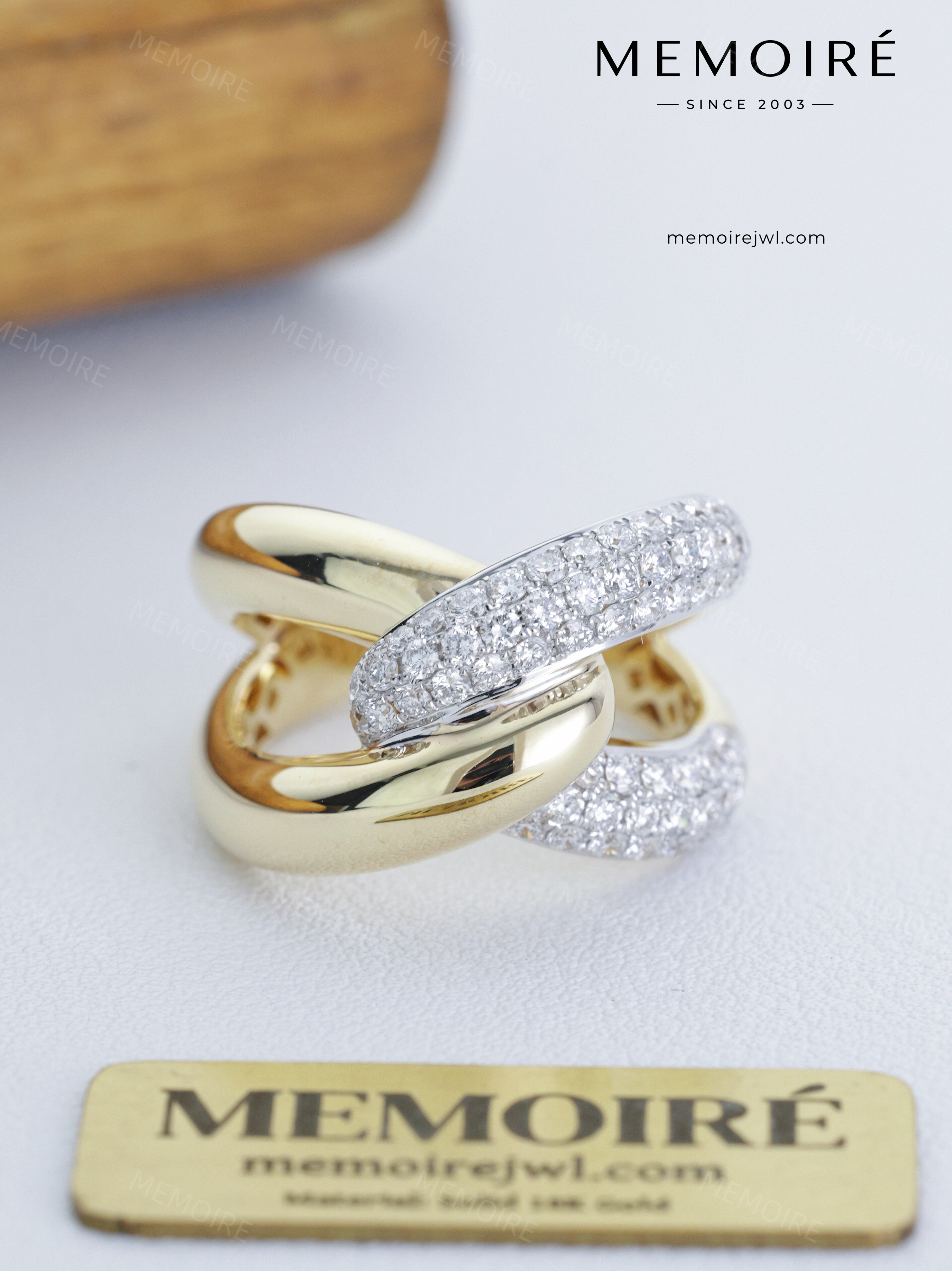 MEMOIRÉ 18K Gold Half Pavé Cross Ring