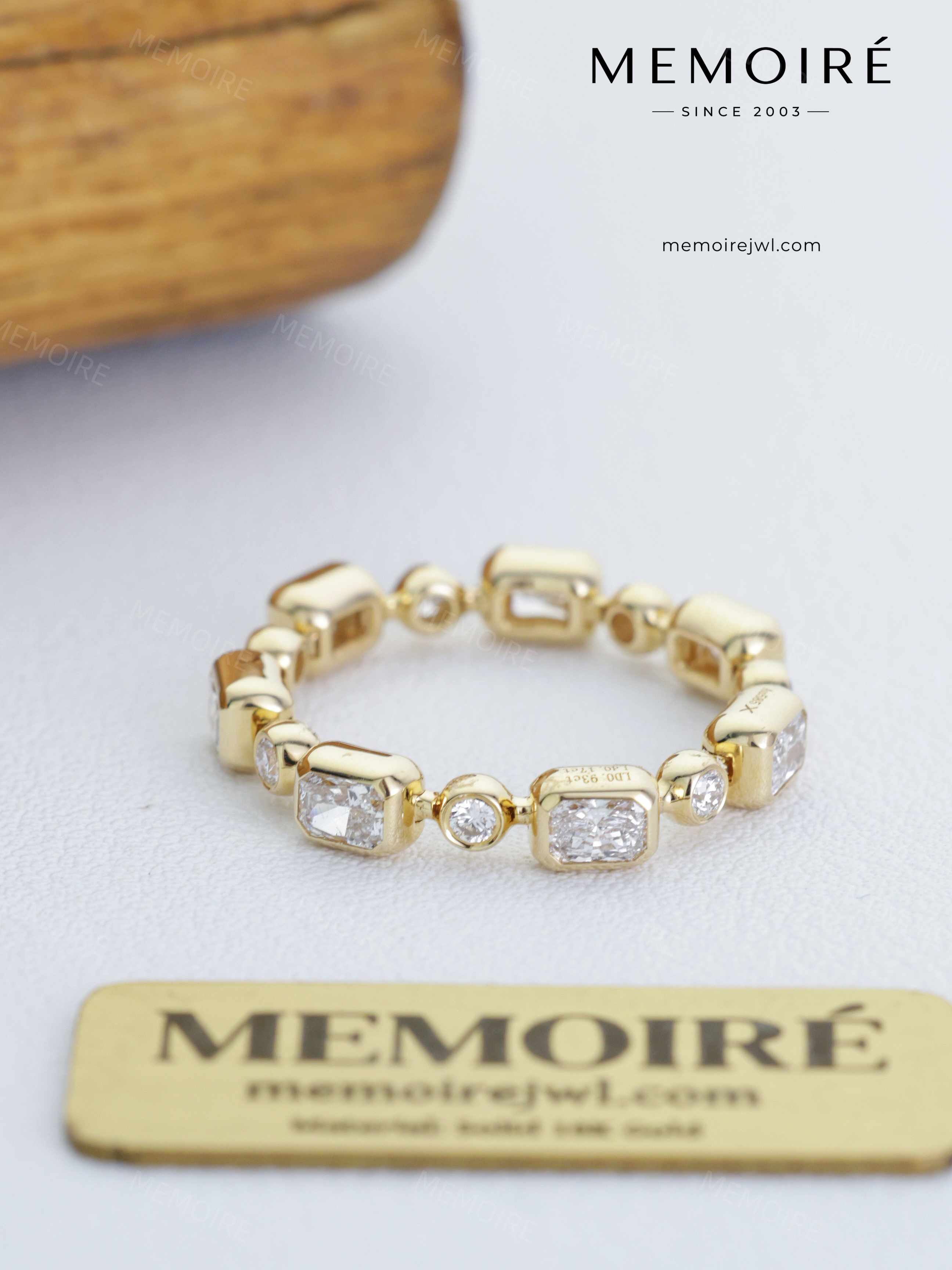 MEMOIRÉ 18K Yellow Gold Diamond Statement Ring