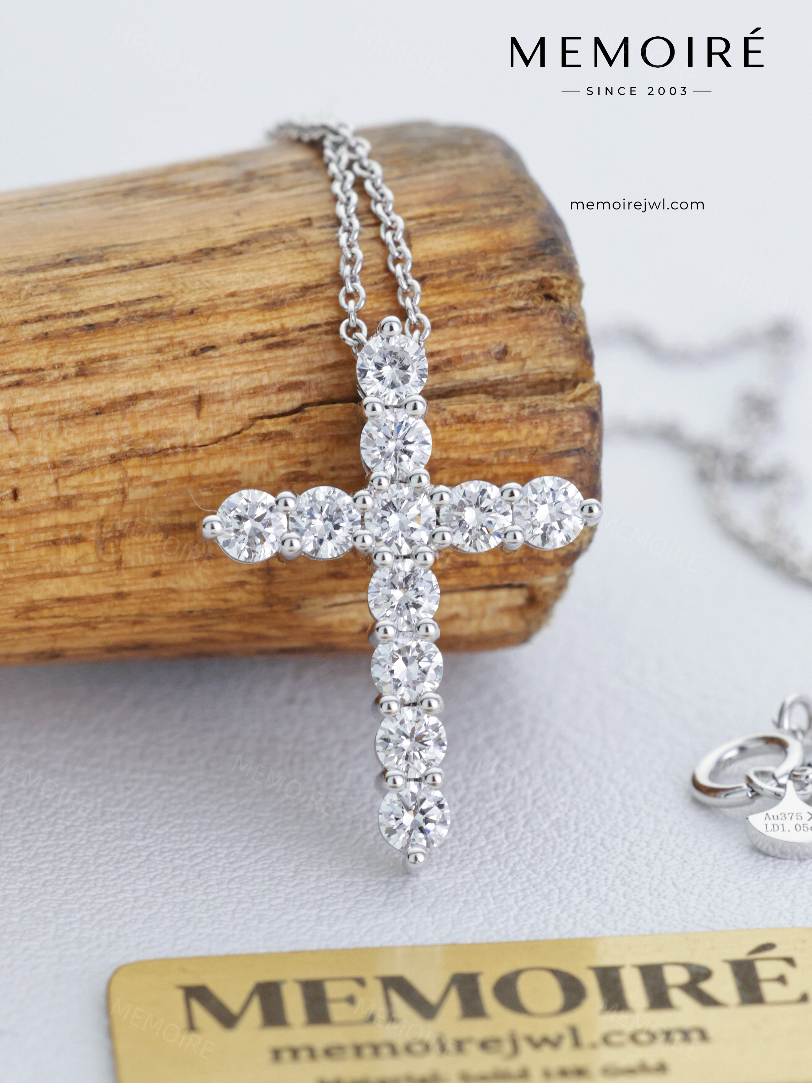 MEMOIRÉ 14K White Gold Full Pavé Cross Pendant Necklace