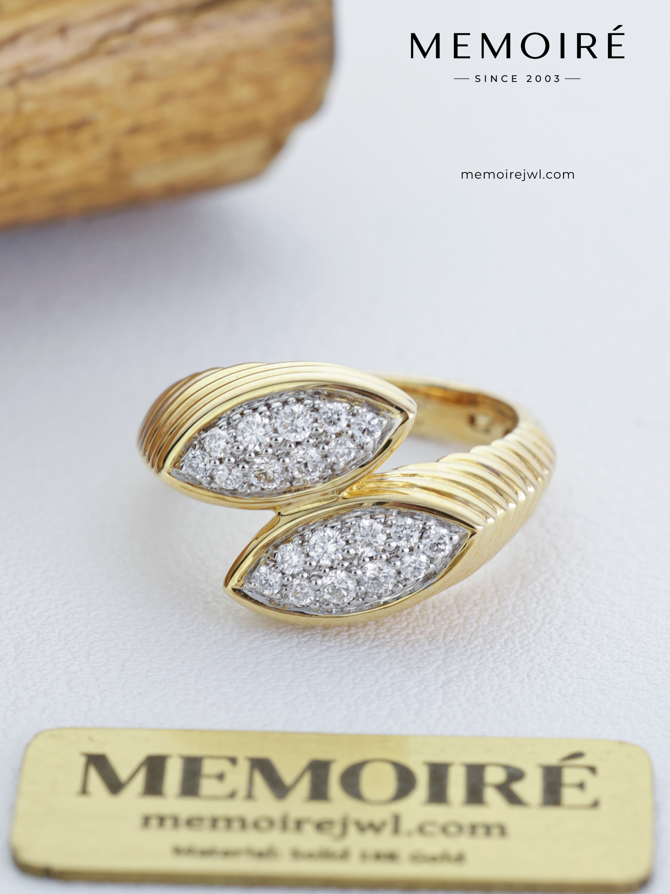 MEMOIRÉ 18K Gold Designer Intertwined Cross Statement Ring