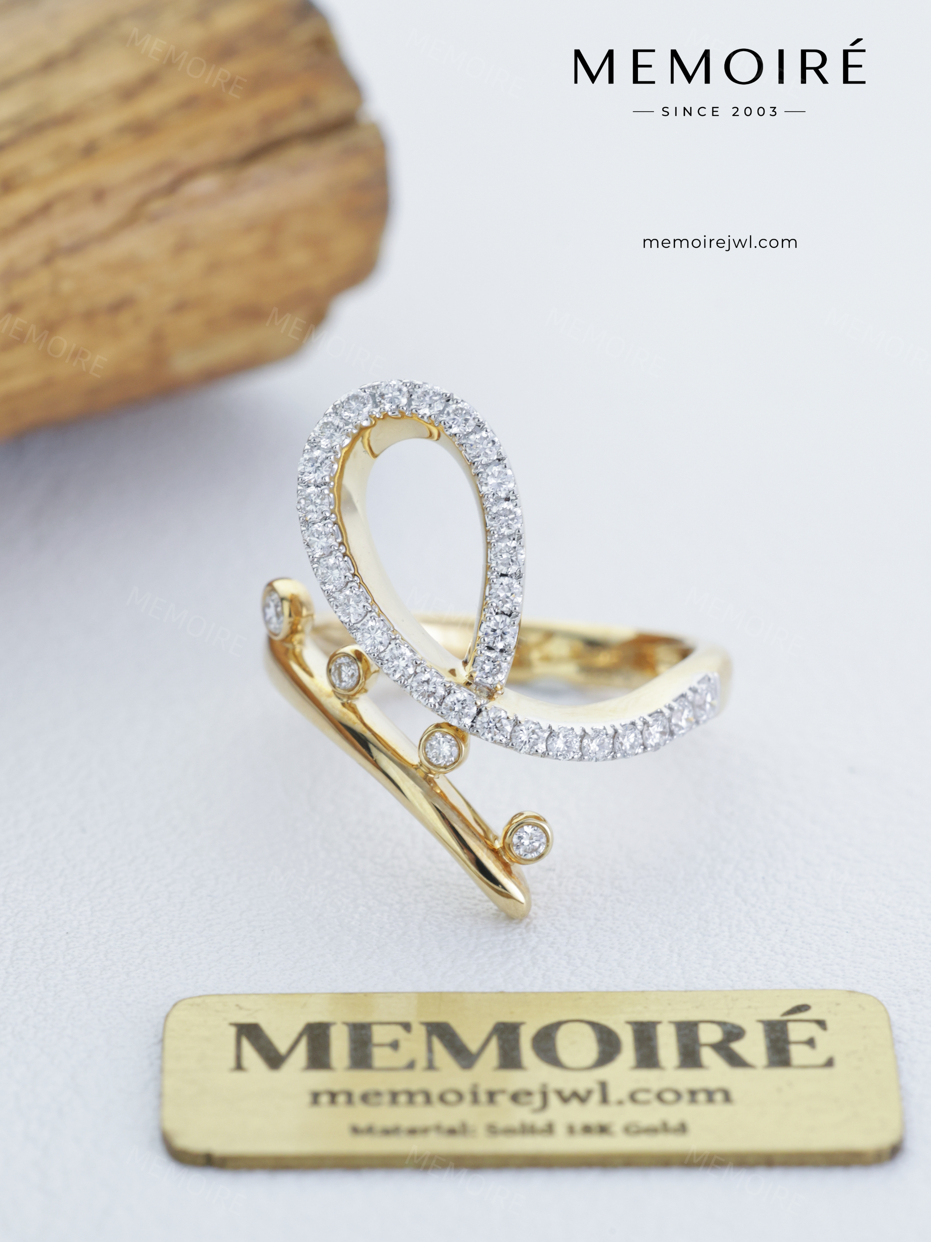MEMOIRÉ 18K Yellow Gold Designer Statement Ring