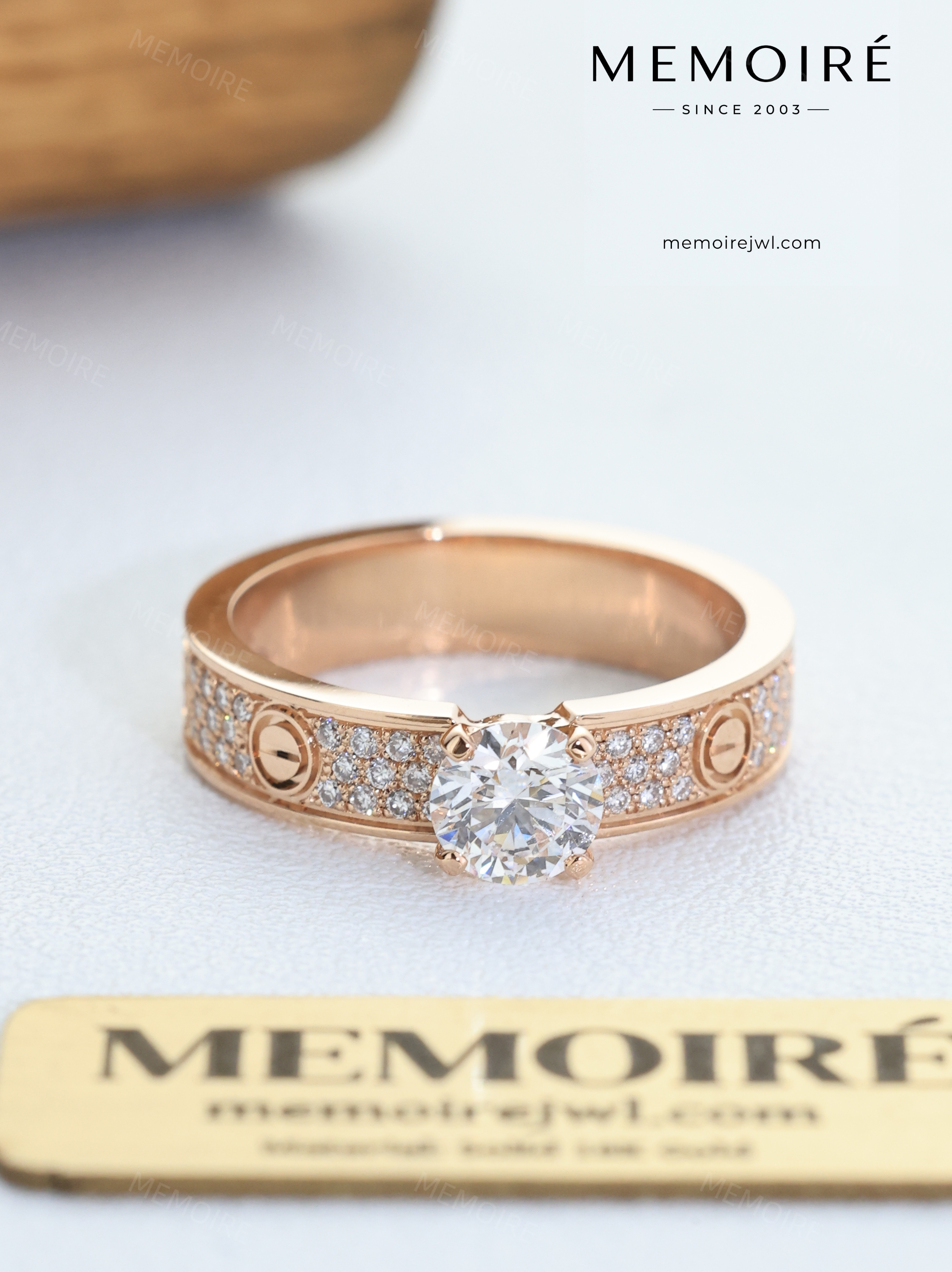 MEMOIRÉ 18K Rose Gold Center Stone Pavé Starry Ring