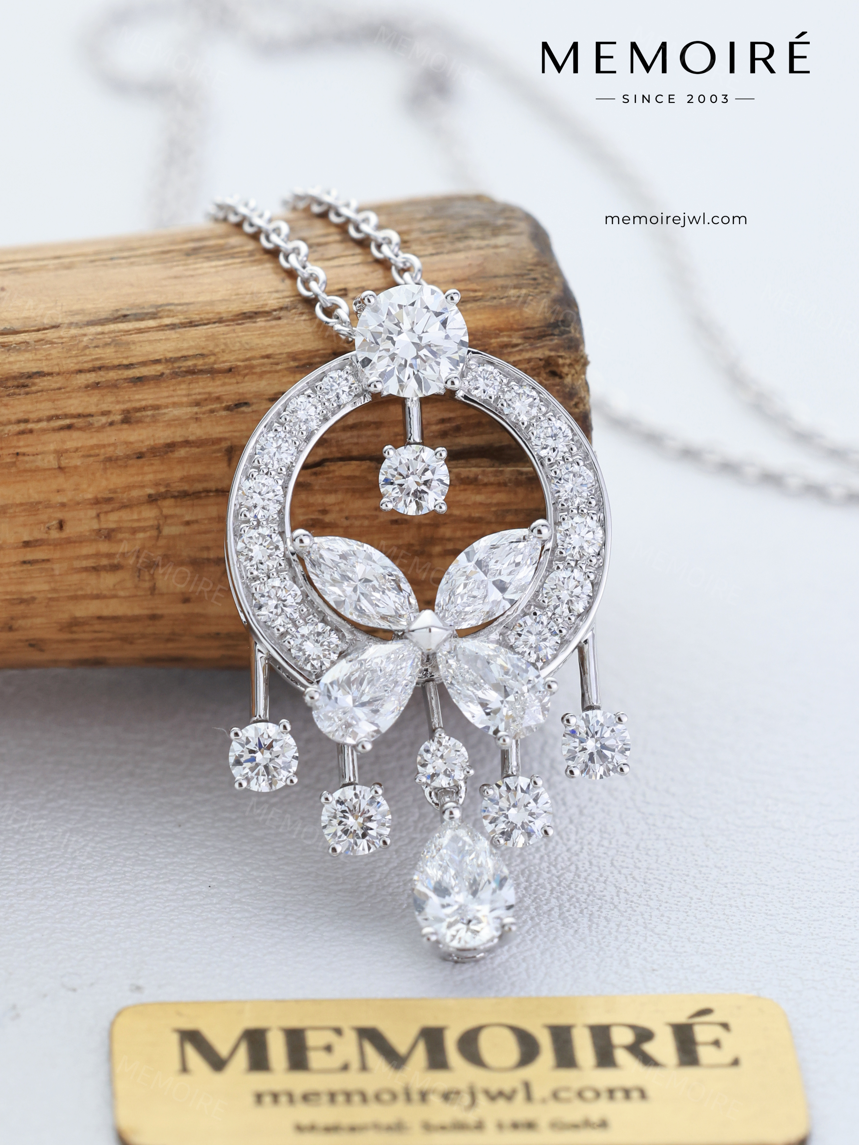 MEMOIRÉ 18K White Gold Dreamcatcher Pendant Necklace