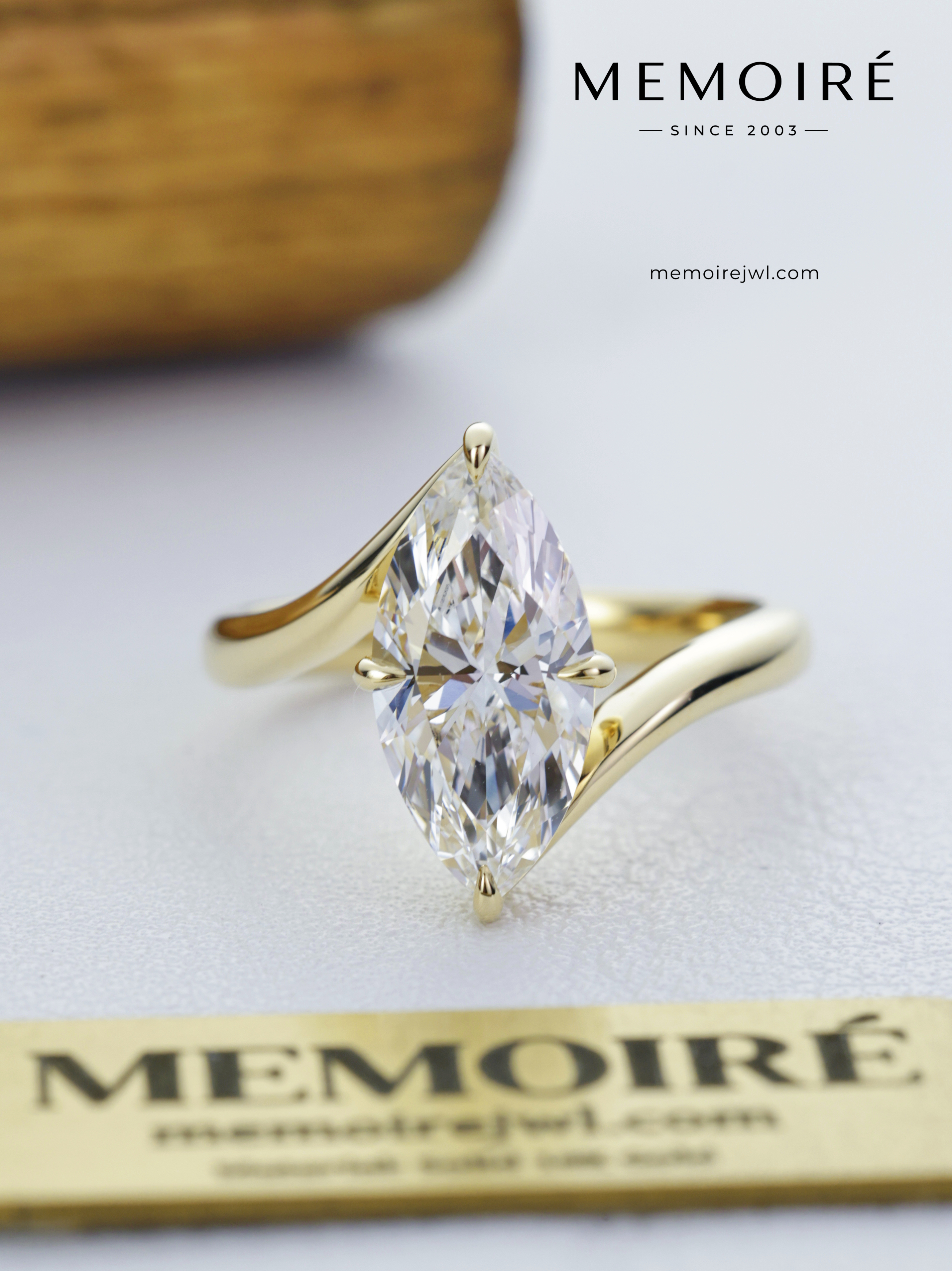 MEMOIRÉ 18K Yellow Gold Marquise Diamond Ring
