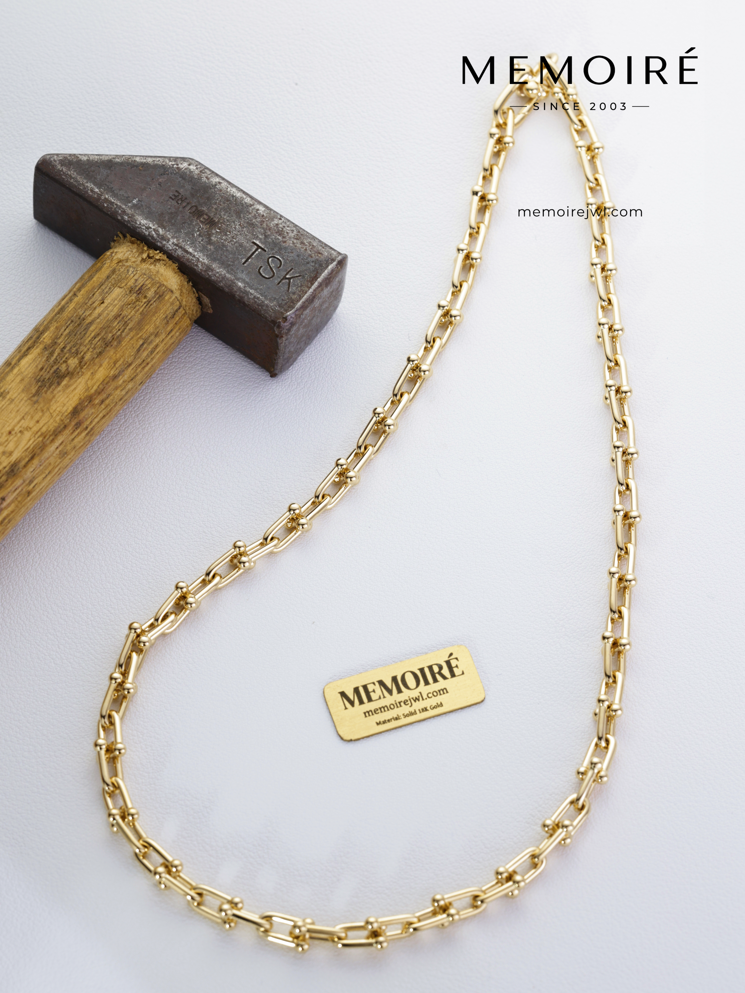 MEMOIRÉ 18K Yellow Gold Small Heart Necklace