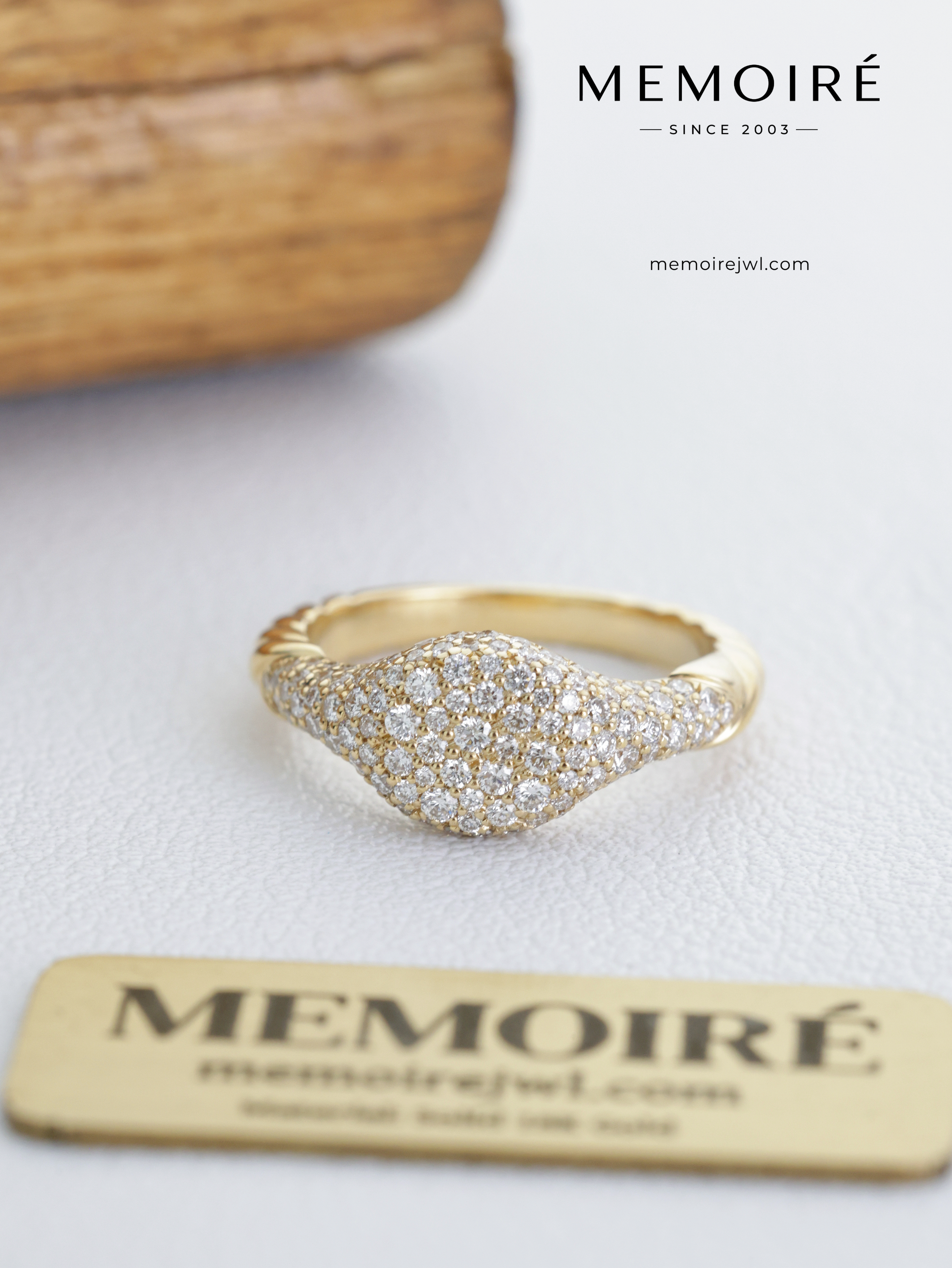 MEMOIRÉ 18K Yellow Gold Diamond Solitaire Ring